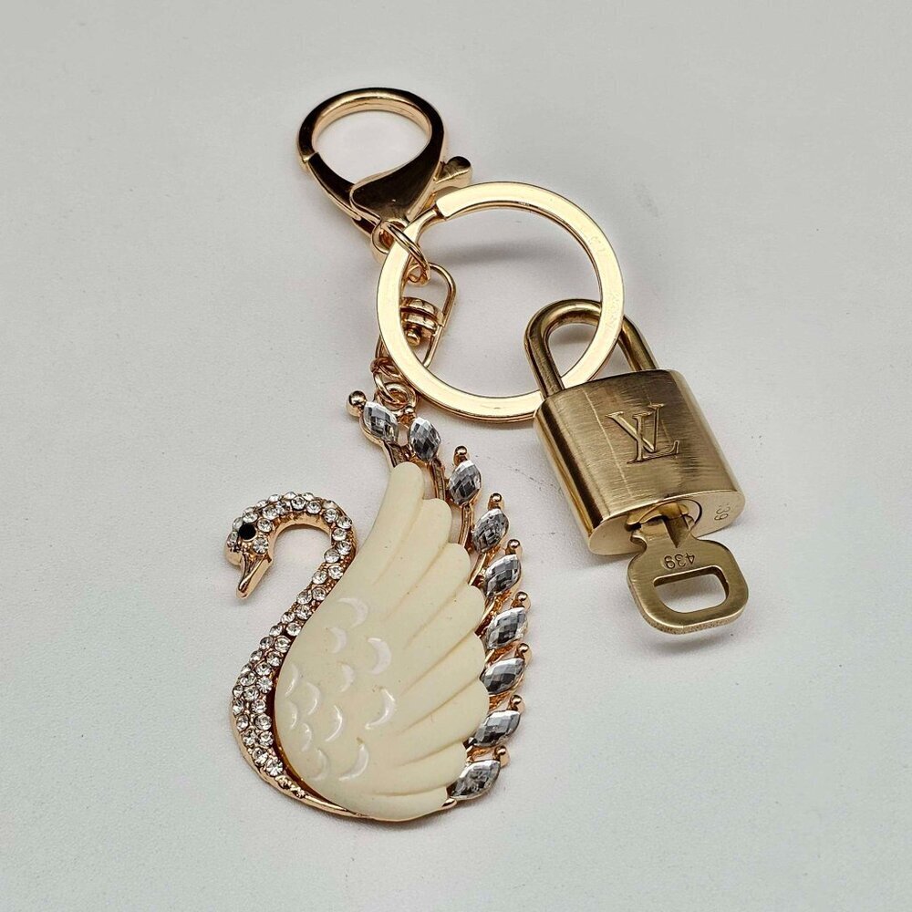Louis Vuitton Authentic Gold Padlock 🔒 Key + Unbranded Keychain Swan Bag Charm